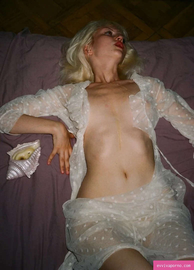 Electric_blonde