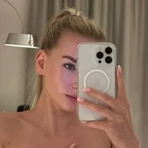 Erika Blonde