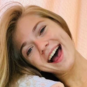 Eva_Blunt